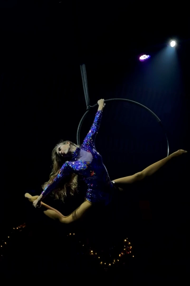 Zofia aerial acrobat